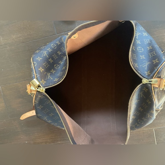 Louis Vuitton Duffle Bag - Picture 6 of 8